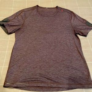 Lululemon Men Purple/Grey Small Tshirt
